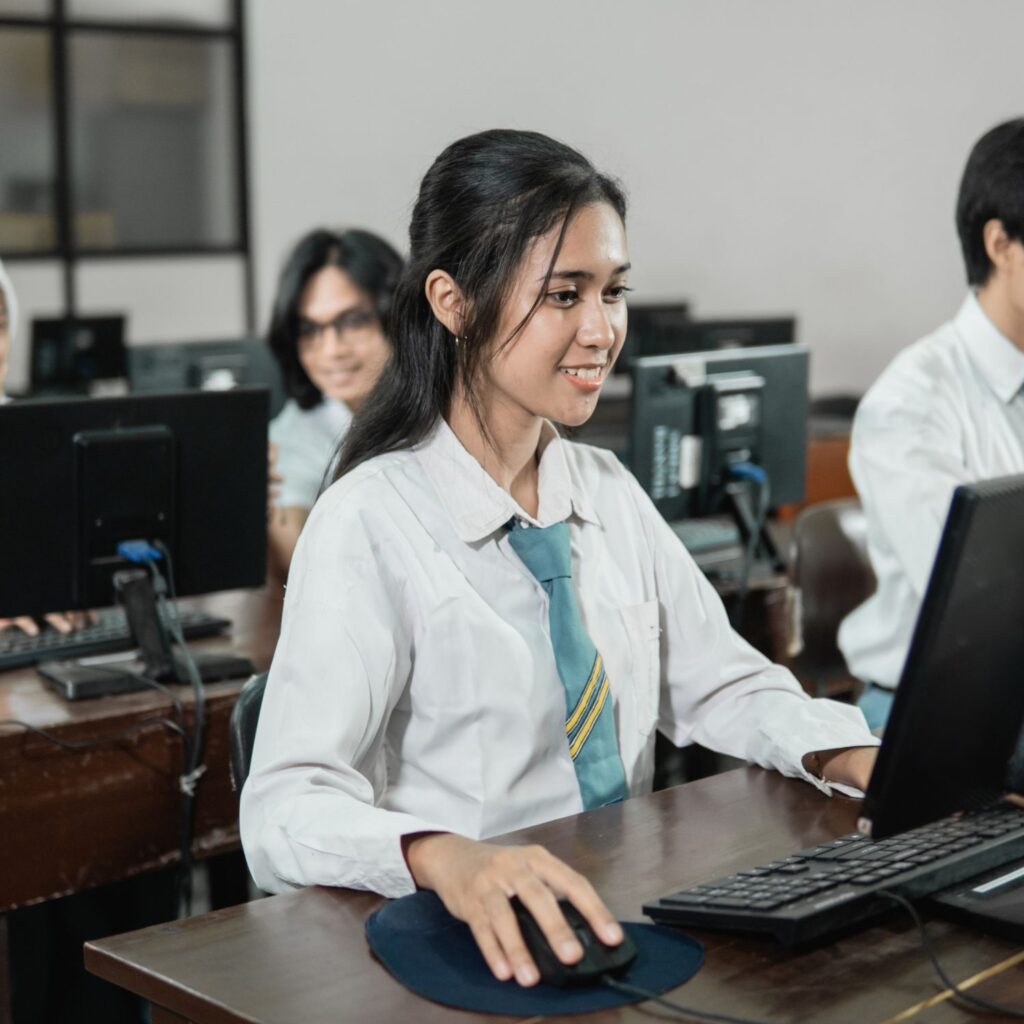 How Online High School Courses Work