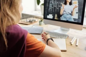 MCy4f_jpiAx-1